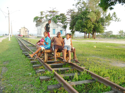 Primeira estrada de ferro do Brasil, na Baixada Fluminense / Foto: Eduardo Ribeiro História da Baixada Fluminense